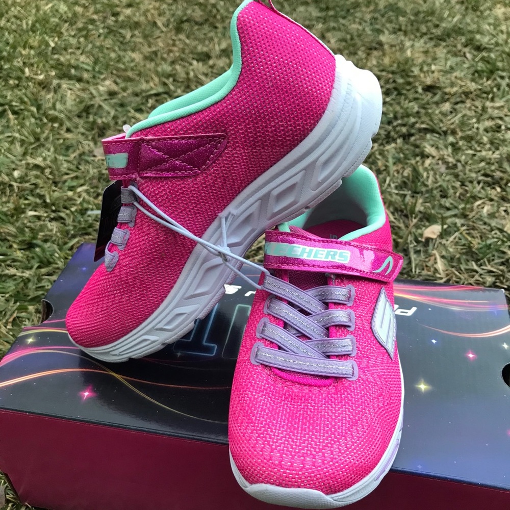Sketcher’s Light Up Shoes - Girls Size 13